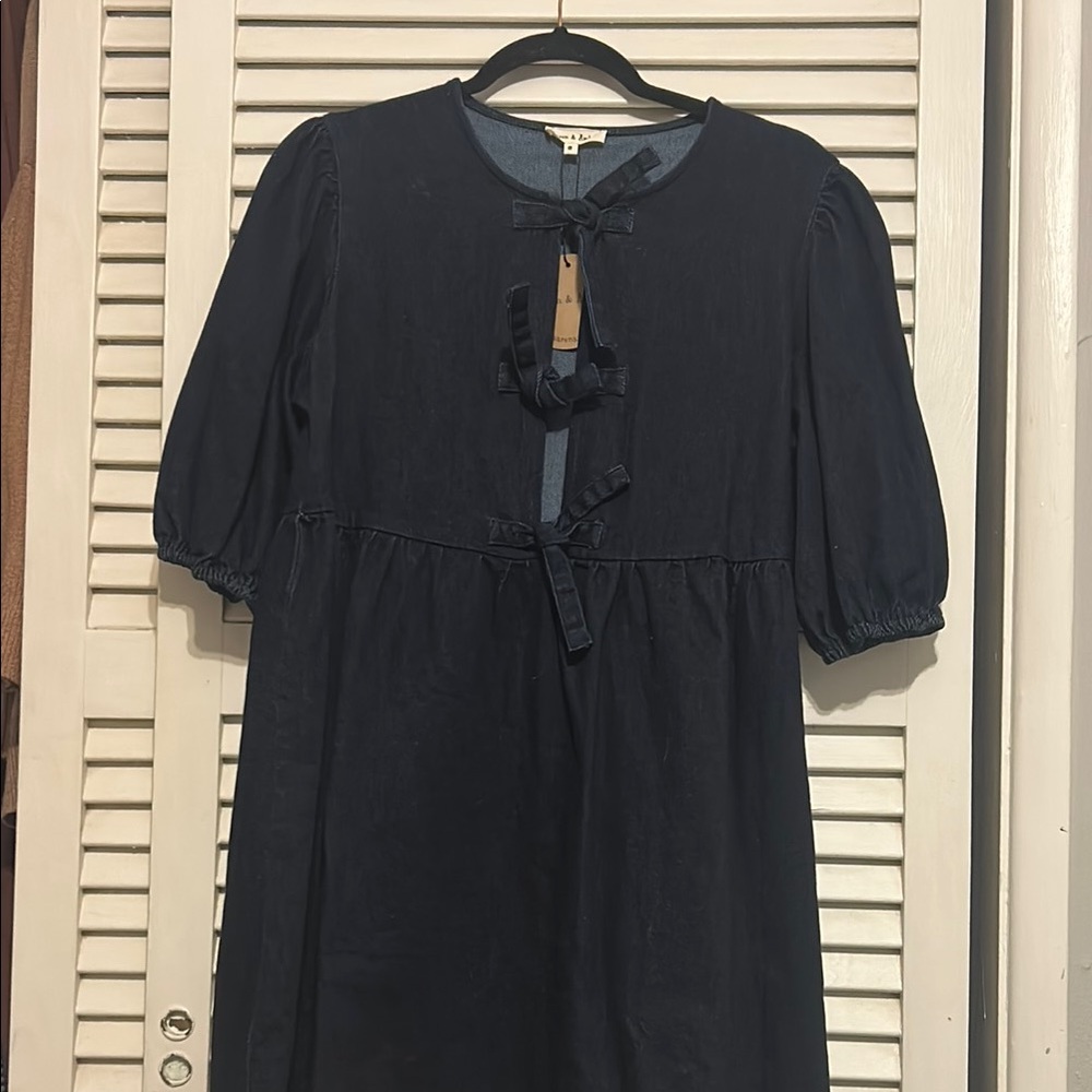 Chic Navy Dress with Bow Accents
